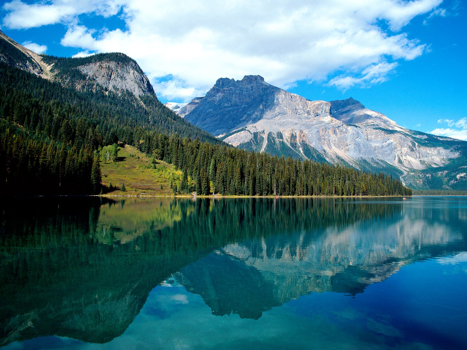 Emerald Lake, Yoho National Park, British Columbia, Canada.jpg